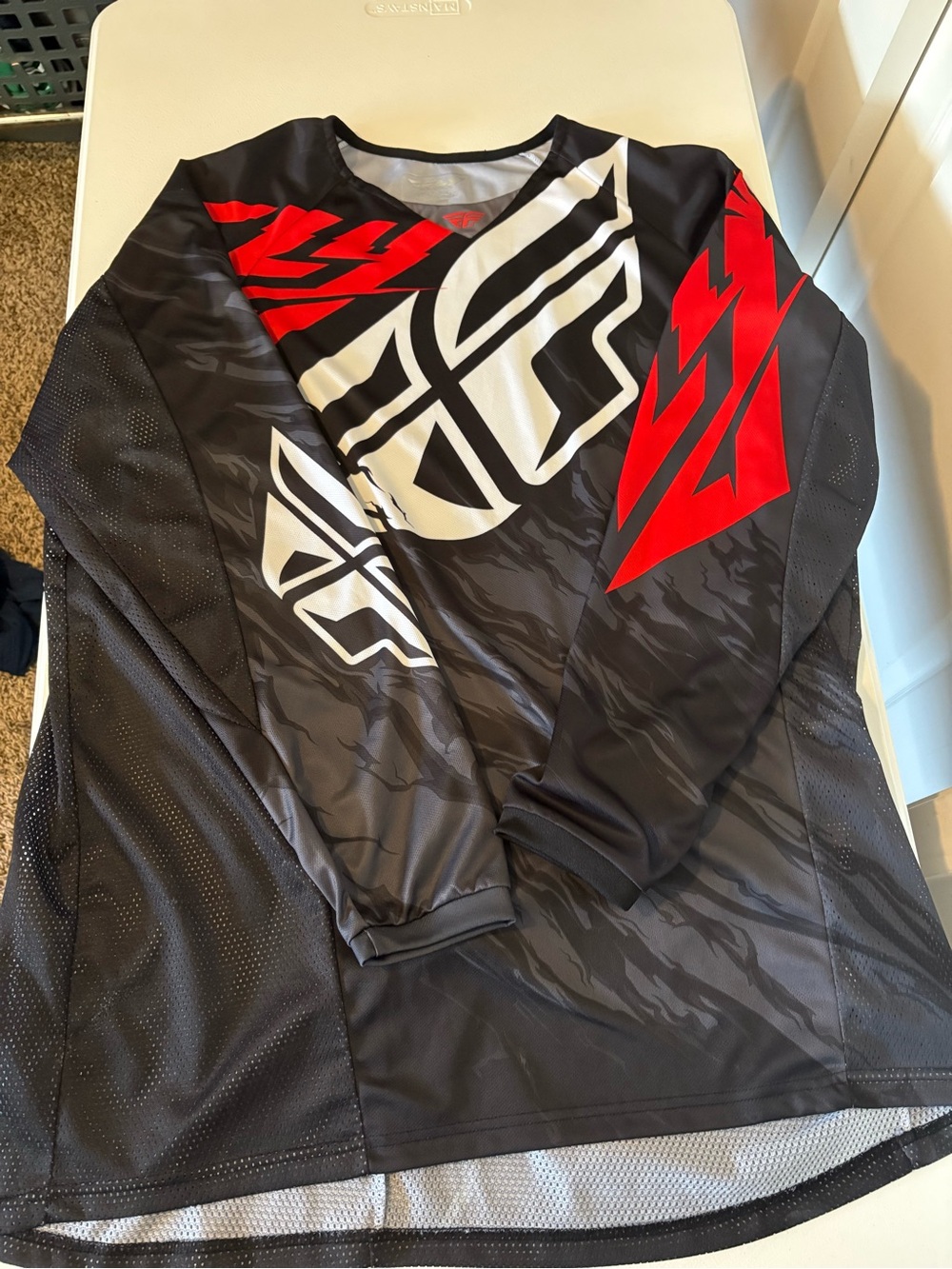 Men's Long-Sleeve Performance Jersey - Black & Red